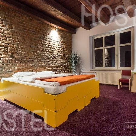 3 Bros' Hostel Cieszyn เชียซึน ห้อง รูปภาพ