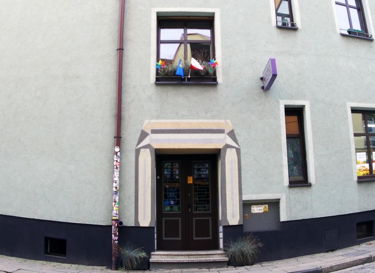 3 Bros' Hostel Cieszyn เชียซึน ภายนอก รูปภาพ