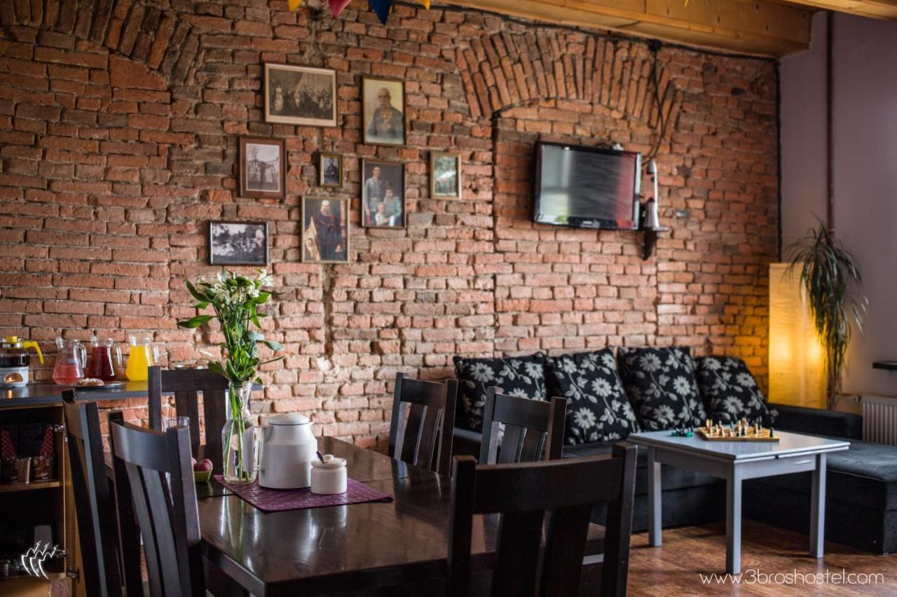 3 Bros' Hostel Cieszyn เชียซึน ภายนอก รูปภาพ
